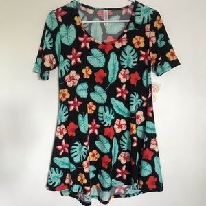 NWT🏷 LULAROE Perfect Tee